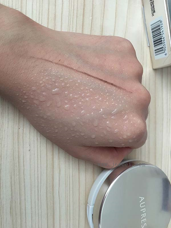 歐珀萊輕盈倍潤氣墊粉底露怎么樣？好用嗎