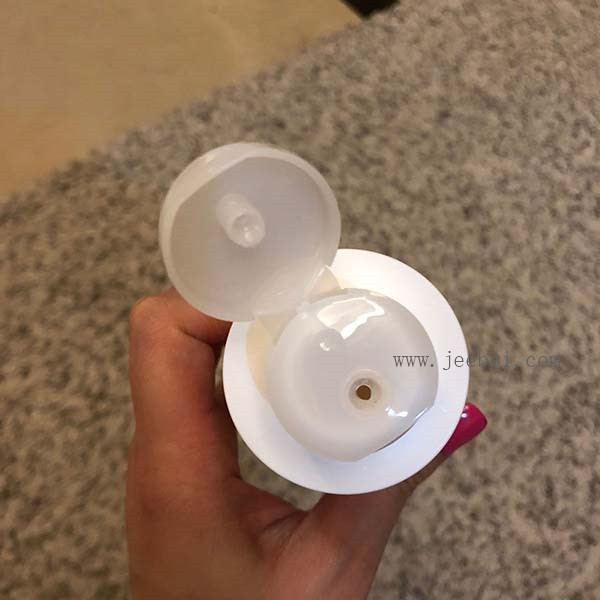 理膚泉清痘凈膚爽膚水怎么樣 理膚泉清痘凈膚爽膚水使用測評