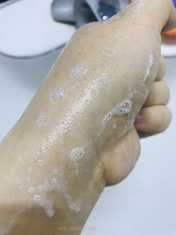 SKIN79柔密泡沫潔面乳使用測評