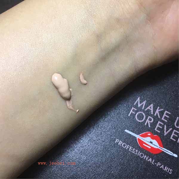 玫珂菲全新雙用水粉霜試色