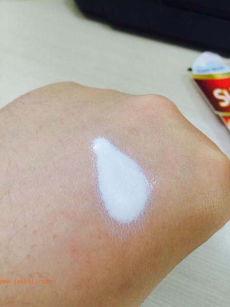 曼秀雷敦新碧驕陽防曬乳液使用測評