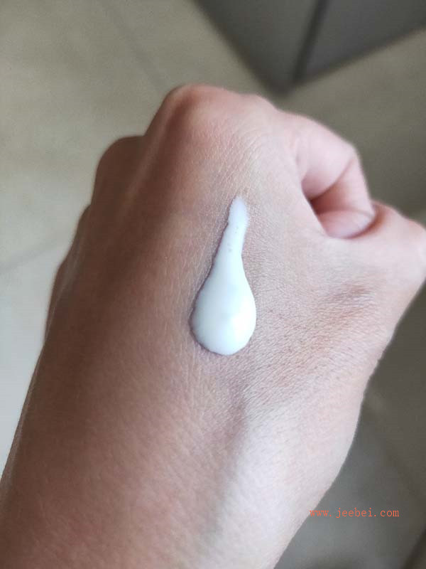 新碧雙重保濕水感防曬露使用評測