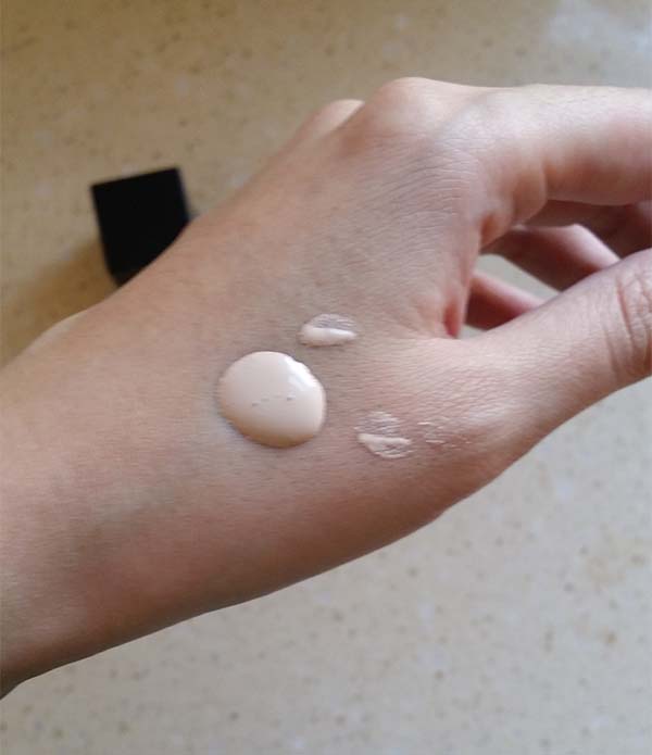 美康粉黛鳴艷養膚粉底乳使用測評