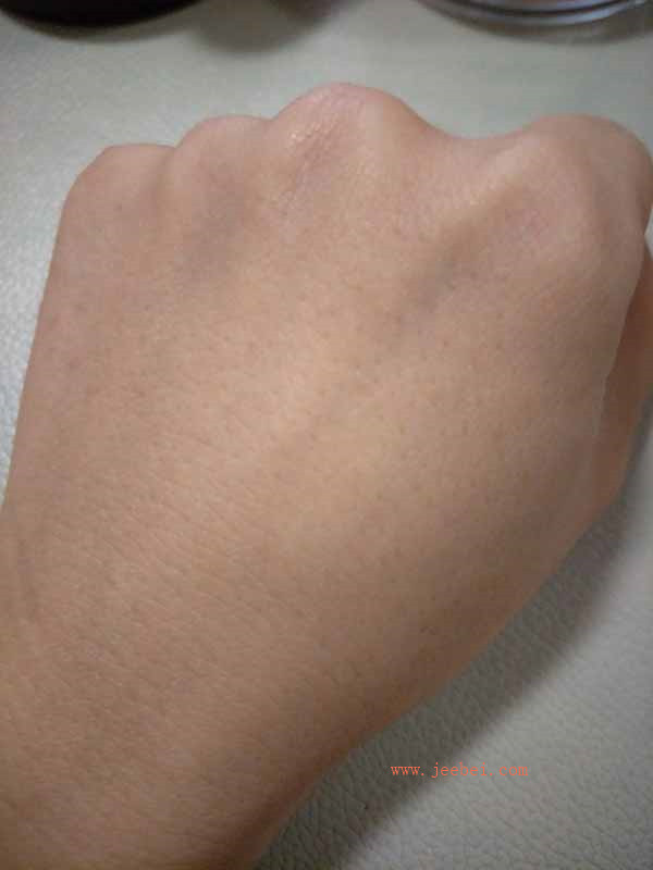 美康粉黛散粉怎么樣？美康粉黛散粉使用評測